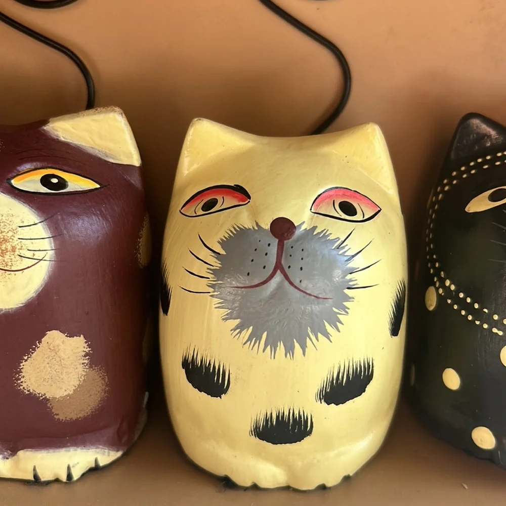 Pier 1 One Imports Three 3 Wooden Cat Tail Folk Art Photo Holders. New I…